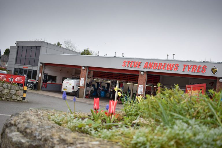 Steve Andrews Tyres & Autocare - Truro